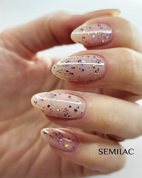 Shiny effect for a super easy nail look, in 3 steps! this is how @mariannatoscano_nails did: 1️⃣ nail extension with Base Builder Gel Cover Milk Pink 2️⃣ 584 Just Nude 3️⃣ Top T22 Flower Flakes Builder Gel Extension Nails, Nails With Flakes, Nude Base Nail Designs, Milk Nails Design, Milk Nails, Pink Nail Colors, Pink Glitter Nails, Pink Gel Nails, Nude Nail Designs