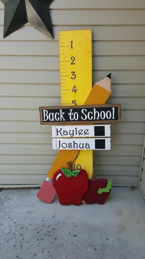 Back To School Pictures, Standing Display, Back To School Sign, Teacher Appreciation Gifts Diy, Welcome To School, Teacher Craft, Diy Back To School, School Murals, Teachers Diy