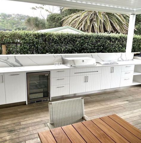 This outdoor kitchen design by Outdoor Kitchens NZ has it all, including our Australian made electric Infinity Teppanyaki BBQ. Built in Auckland, New Zealand the Infinity Teppanyaki BBQ's slimline and sleek design compliments the overall area and looks right at home. It boasts innovative dual cooking zones, a maximised cooking area and offers restaurant-quality cooking at home. Built from 316 marine grade stainless steel with a 5mm 2205 grade stainless plate, driven by two 1600W elements. Alfresco Designs, Indoor Bbq, Patio Upgrade, Outdoor Bbq Area, Outdoor Cooking Area, Bbq Ideas, Outdoor Bbq Kitchen, Cooking At Home, Outdoor Barbecue