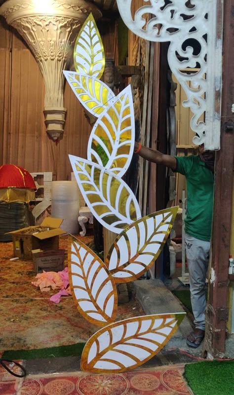 Thermocol Craft, Mdf Design, School Board Decoration, Wedding Stage Backdrop, Ganapati Decoration, Paper Party Decorations, Decoration For Ganpati, Wedding Backdrop Design, Arch Decoration