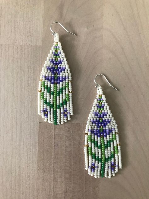 Mountain Fringe Earrings, Mini Beaded Fringe Earrings, Beaded Floral Earrings, Fringe Beaded Earrings, Loom Designs, Earring Inspo, Seed Bead Jewelry Patterns, Fringe Earring, Stitch Earrings