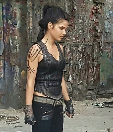 The 100 - Octavia concept tattoo Octavia Blake Tattoo, Octavia Costume, The 100 Octavia, The 100 Grounders, Core Tattoo, Concept Tattoo, Octavia Blake, Tattoo Pics, Marie Avgeropoulos