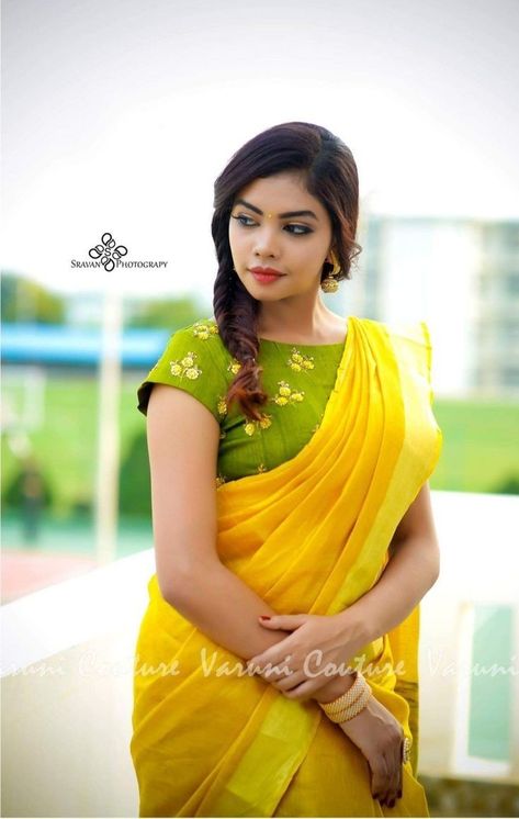 Latest Simple Blouse Designs, Blouse Designs Ideas, Yellow Blouse Designs, Boat Neck Blouse Designs, Neck Blouse Designs, Cotton Saree Blouse Designs, Boat Neck Blouse Design, Saree Blouse Neck Designs, Boat Neck Blouse