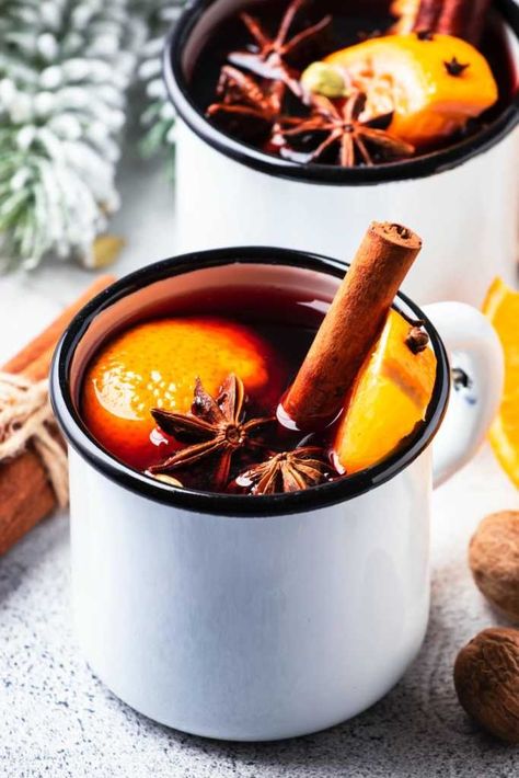 Warm Spiced Gluhwein | 12 Tomatoes German Mulled Wine Recipe, Bebida Gin, Forralt Bor, Mulled Wine Recipe, Spiced Wine, Chenin Blanc, Serving Wine, Nigella Lawson, Winter Drinks