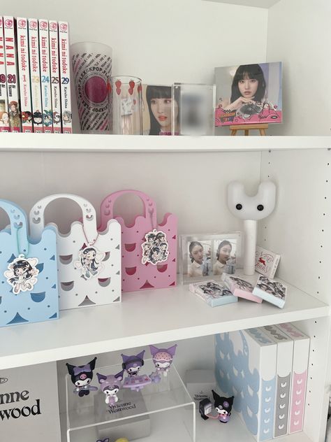 ⋆𐙚₊˚⊹♡ #stayc #newjeans merch tokki! swith (beach bag, get up) Newjeans Merch Aesthetic, Newjeans Beach Bag, Kpop Merch Aesthetic, Newjeans Merch, Album Shelf, Aesthetic Headphones, Merch Aesthetic, Kpop Room, Kpop Diy