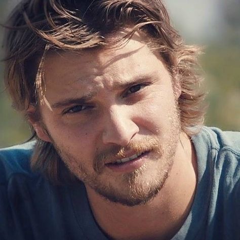 Kayce Dutton Casey Dutton, Yellowstone Series, Tv Series Quotes, Luke Grimes, Country Men, Mens Cuts, Foo Fighters, Man Crush, Guys And Girls