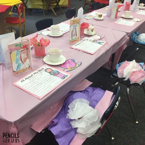 Mother's Day Tea Party - Tips for Hosting this Memorable School Event - Pencils to Pigtails Muffins For Mom, Mother's Day Afternoon Tea, Tea Party Activities, Tea Party Crafts, Mothers Day Crafts Preschool, Easter Tea Party, Diy Tea Party, Apple Kindergarten, Kids Tea Party