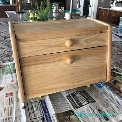 Wood Bread Box Makeover, Painted Bread Box Ideas, Bread Box Makeover, Milk Paint Furniture, Wooden Bread Box, Box Makeover, Refinish Furniture, Painted Desk, Bread Box