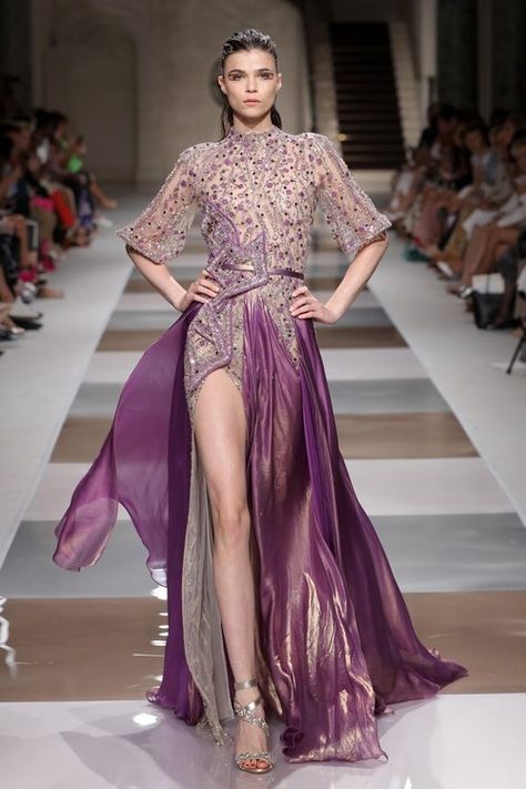 Ziad Nakad Couture Fall/Winter 2019-2020 Collection Ziad Nakad, Purple Gown, Visionary Fashion, Haute Couture Paris, Couture Mode, Project Runway, Fashion Show Images, فستان سهرة, Couture Runway