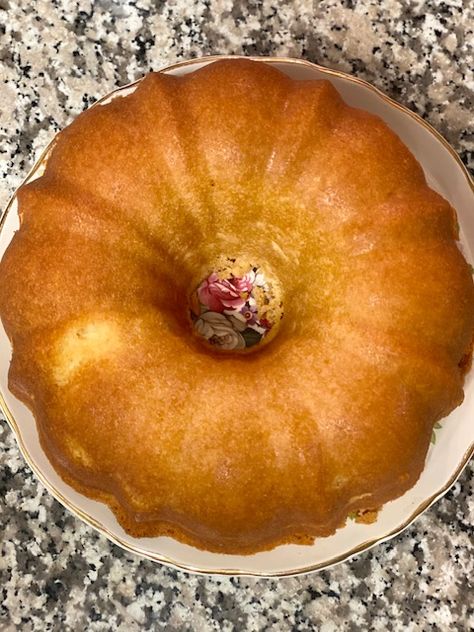 White Chocolate Pound Cake Recipe, White Chocolate Pound Cake, Peppermint Pretzels, Confectioners Sugar Glaze, Bundt Pan Recipes, Cannibis Recipes, White Chocolate Covered, Chocolate Pound Cake, Sugar Glaze