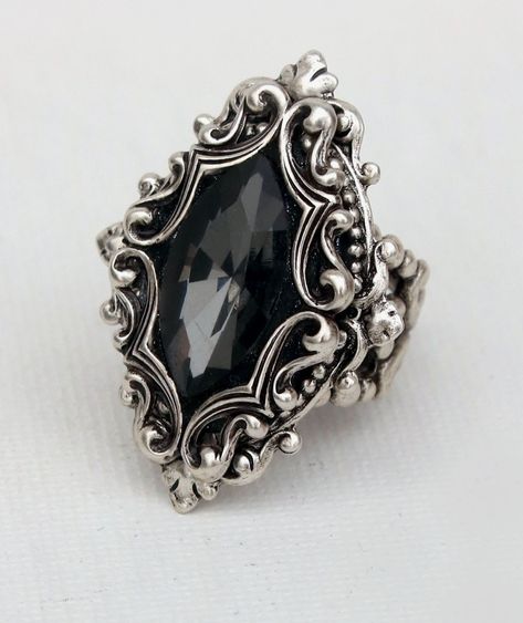 Gothic Rings Aesthetic, Goth Wedding Ring, Jewelry Vampire, Victorian Wedding Ring, Witchy Ring, Gothic Jewelry Rings, Vampire Ring, October Jewelry, Cloak Dress