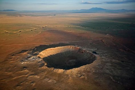 Meteor Crater, National Geographic Expeditions, Impact Crater, Images Of Animals, Beautiful Places Nature, Ancient Aliens, Animals Images, Science And Nature, Nature Photos