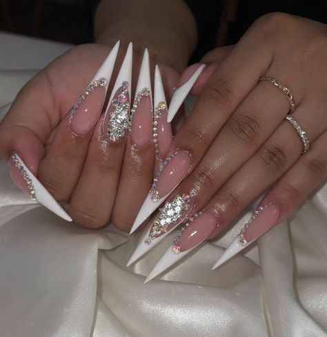 Wedding Long Nails For Bride, White Stellio Nails, Wedding Nails For Bride Stiletto, Stelltos Nails Design, Long Nail Designs Stilettos, Stiletto Wedding Nails, Steletoes Nails Design, White Stiletto Nails Design, Wedding Nails Stiletto