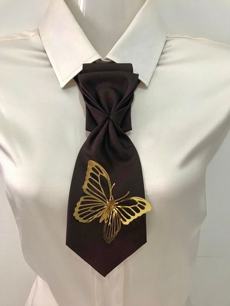 Elegant women's tie, made in Italy.  Luxury neck accessory for fashion lovers, high quality. Hand-made. The tie is ready to wear, the knot is tied and sewn on.  There is no need to tie anything. It is put on and fastened with a button (clasp). The product is unique because it is always hand-made, and then never find the same tie in all over the world. Neck Tie Outfits For Women, Tassels Diy Tutorials, Women Neck Tie, Female Tie, Women Necktie, Women Wearing Ties, Boutique Inspiration, Neck Scarf Tying, Tie For Women