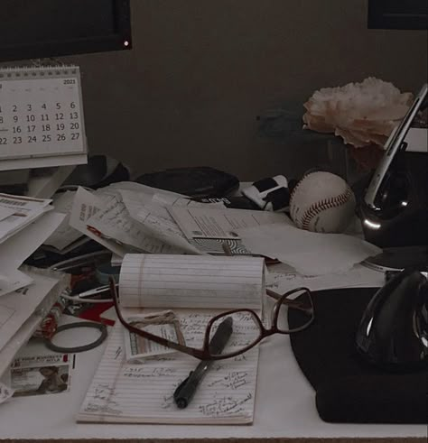 Desk Ideas Messy, Messy Work Desk Aesthetic, Studying Messy Aesthetic, Messy Things Aesthetic, Homework Aesthetic Messy, Messy Desk Aesthetic Study, School Work Aesthetic Messy, Messy Books Aesthetic, Messy Office Aesthetic