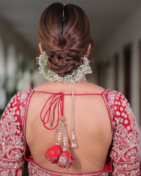 Bridal bun ❤️ #samhairstylistofficial #hairbysamhairstylistofficial #reels #reelsinstagram [hair tutorial, hair reels,bridal hair, bride to be, open hairstyle, fashion,100k ,viral reels, Instagram,hair ideas,trending hairstyle,sleek hairstyle, bridal makeup Samhairstylistofficial,makeup, engagement makeup,] Hairstyle Sleek, Open Hairstyle, Makeup Engagement, Sleek Hairstyle, Hairstyle Bridal, Hair Bride, Bridal Bun, Tutorial Hair, Engagement Makeup