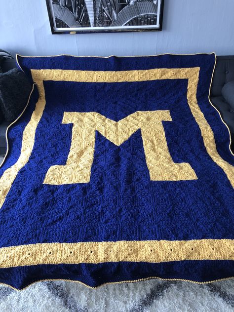 Michigan Crochet Blanket, Learn To Crochet, Crochet Blanket Patterns, Needlepoint, Crochet Blanket, Knit Crochet, Michigan, Crochet Patterns, Yarn