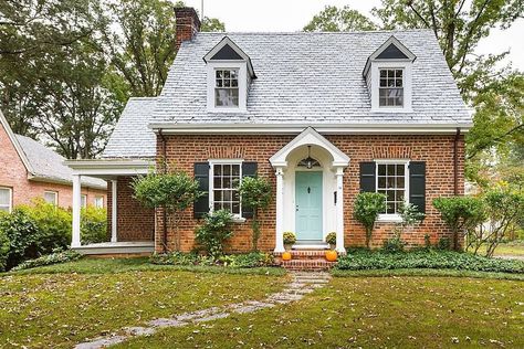 Bedroom Remodeling, Guest Bedroom Remodel, Brick Cottage, Small Cottage House Plans, Small Cottage Homes, Cottage Exterior, Country Cottage Decor, Red Brick House, Bedroom Remodel