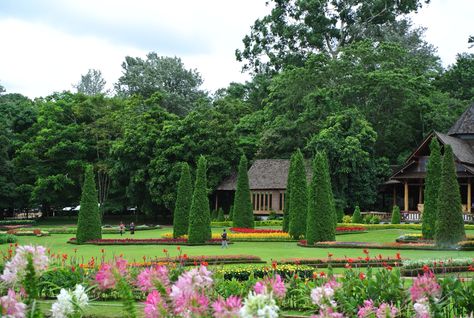 Kandawgyi ,Pyin Oo Lwin,Myanmar. Pyin Oo Lwin, Fairy Wallpaper, Garden Idea, Photos For Profile Picture, Mandalay, Travel List, Myanmar, Profile Picture, Natural Beauty