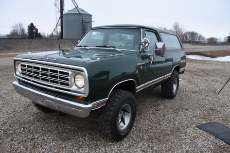 1975 Dodge Ramcharger SE 4x4 440 Big Block Rust Free Original Paint Classic - Classic Dodge Ramcharger 1975 for sale Dodge 300, Dodge Pickup Trucks, Old Dodge Trucks, Dodge Ramcharger, Dodge Pickup, Motorcycle Trailer, Dodge Truck, Dodge Chrysler, Dodge Trucks