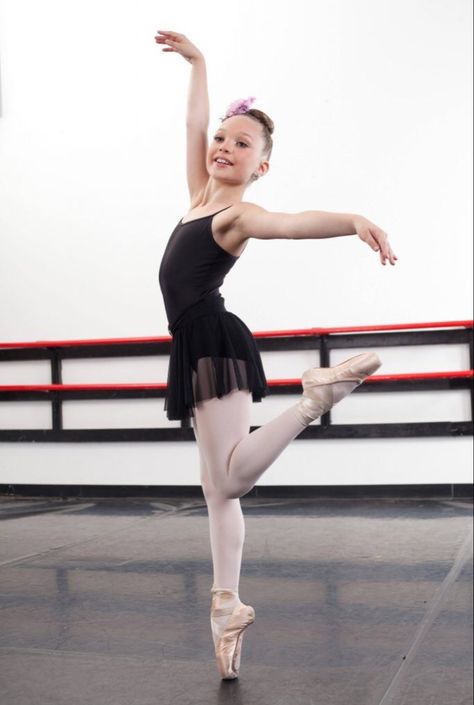 Maddie Ziegler Dancing, Dance Moms Maddie, Dance Photography Poses, Mom Photos, Maddie Ziegler, Ballet Girls, Dance Photography, Dance Moms, Leotards