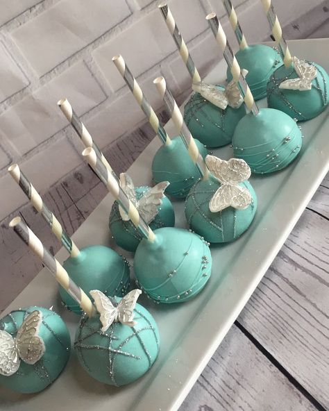 Turquoise Theme Party, Turquoise Cake Ideas, Teal Cake Pops, Turquoise Cake Pops, 15 Cakes Quinceanera, Blue Wedding Cookies, Cake Quinceanera, Beach Wedding Reception Ideas, Turquoise Cake