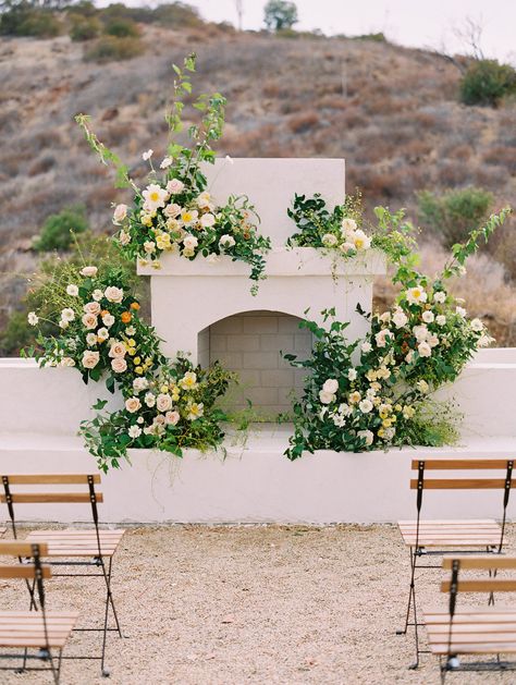 How to Create Romantic and Airy Floral Installations | mulberryandmoss.com Floral Design Ideas, Honeysuckle Flowers, Floral Installation, Floral Installations, Honeysuckle Flower, Flower Installation, Flower Inspiration, Installation Design, Garden Inspired