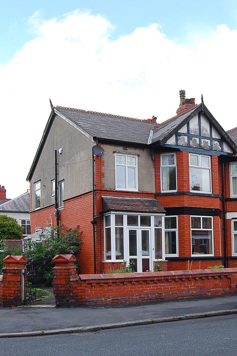 1920s House Exterior, Edwardian House Exterior, Edwardian Architecture, Manchester House, British Homes, English Architecture, British Home, Edwardian House, House Extension Design