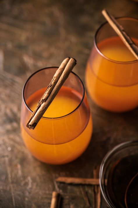 Pumpkin lemonade – say what!? Homemade pumpkin lemonade with a kiss of cinnamon will make those taste buds dance. For those of you who love pumpkin, bottoms up! Pumpkin Lemonade, Fall Drink, Lemonade Recipe, Citrus Juice, Lemonade Recipes, Fall Drinks, Best Pumpkin, Vegan Pumpkin, Homemade Pumpkin