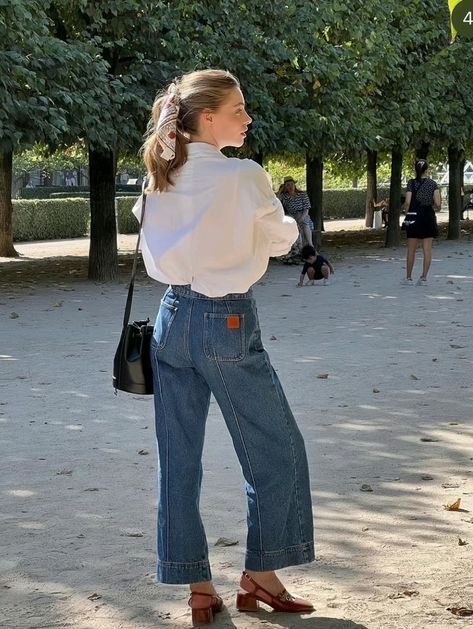 Chilled Office Outfit, Red Slingback Outfit, Feminine Gaze Outfits, Slingback Shoes Outfit, Hair Color Ideas Auburn, Slingback Outfit, Parisian Chic Style, Alexa Chung, 가을 패션