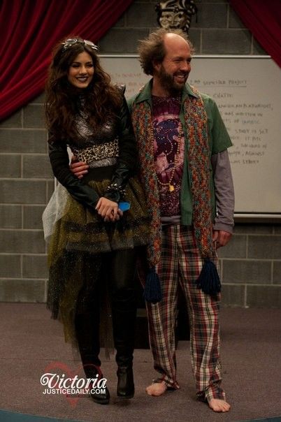 Sikowitz Costume, Sikowitz Victorious, School Spirit Week, Victorious Cast, Tori Vega, Halloween 23, Costume Inspo, Halloween 2023, Spirit Week