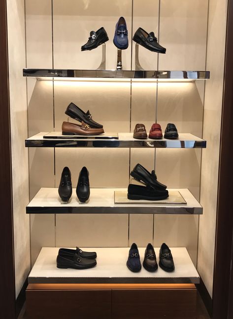 Salvatore Ferragamo, Chicago, F/W 2017 Footwear Shop Interior, Shoes Showroom, Shoes Display, Sneaker Closet, Shoe Store Design, Store Shelves Design, Goodwill Store, Retail Store Interior Design, Clothing Store Interior