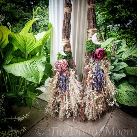 Life Size Crystal Altar Witch Broom / Besom, Protection, Warding, Altar Protection, Aura Quartz Druzy, Jump the Broom, New Life - Etsy Witch Broom Aesthetic, Flower Broomstick, Broom Bouquet, Besom Broom Diy, Decorated Brooms, Witches Broom Diy, Broom Decorations, Witches Crystals, Fall Broom