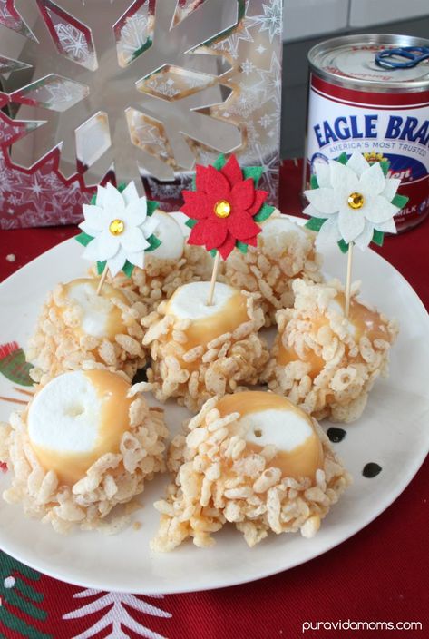 Jumbo marshmallows dipped in melted caramel and Rice Krispies- you literally cannot go wrong. The perfect Christmas cookie! Costa Rican Desserts, Melted Caramel, Christmas Treats To Make, Microwave Dessert, Marshmallow Dip, Baked Caramel, Easy Caramel, How To Melt Caramel, Marshmallow Treats