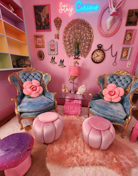 Barbie Bedroom Ideas, Design Bathroom Ideas, Glam Barbie, Barbie Bedroom, Ideas Bathroom Decor, Barbie Room, Pastel House, Bedroom Wallpaper, Pastel Room