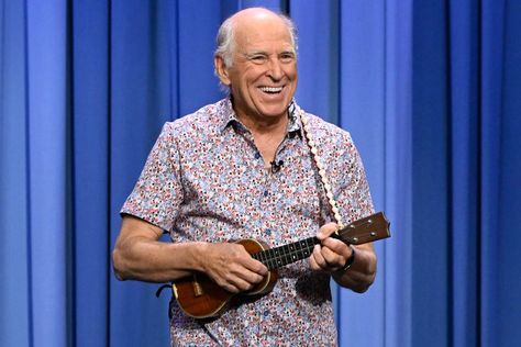 Jimmy Buffett Gives Surprise Performance After May Hospitalization Jimmy Buffett Margaritaville, Billboard Magazine, Parrot Head, Ll Cool J, Alan Jackson, Jimmy Buffett, Jack Johnson, Entertainment Tonight, Ear Candy