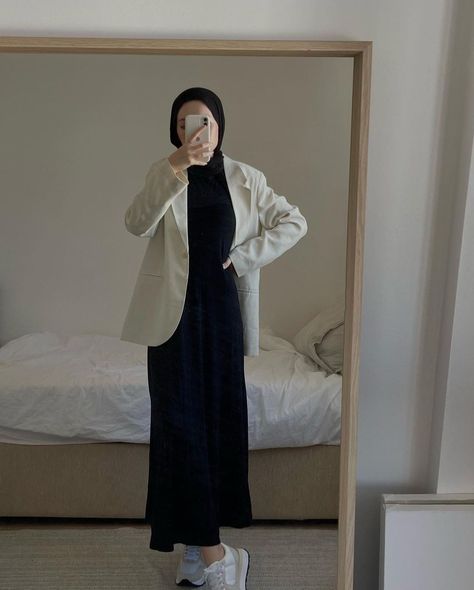 Simple Style Outfits, Muslim Outfits Casual, Hijab Style Casual, Muslim Fashion Hijab Outfits, Fashion Top Outfits, Hijabi Fashion Casual, Ootd Dress, Women Dresses Classy, Muslim Fashion Hijab