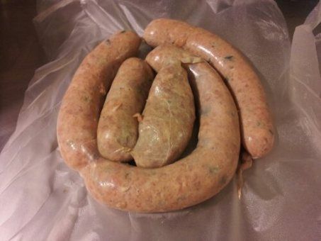 Homemade Sausage: Herbes de Provence Garlic Sausage | icookforleftovers Green Onion Sausage, Deer Butchering, Farmer Sausage, Country Sausage, Sausage Making Recipes, Home Made Sausage, Homemade Sausage Recipes, Sausage Seasoning, Mexican Chorizo