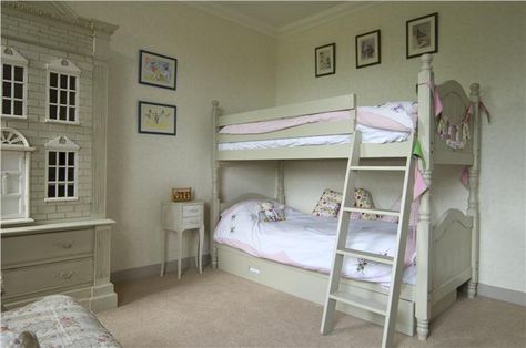 Modern Country Style: Top 20 Most Inspiring Rooms From Farrow And Ball Paint Click through for details. Modern Bunk Beds, Modern Country Style, Childrens Bedroom, Bed Wood, Farrow And Ball Paint, White Bed, Farrow And Ball, Kids Bunk Beds, New England Style