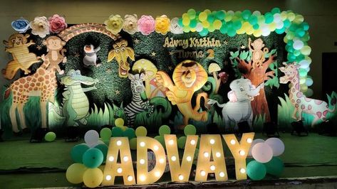 Jungle Theme Birthday Party Decorations At Home, Birthday Party Stage Decorations, Kids Birthday Themes Boys, 1st Birthday Decorations Boy, Birthday Home Decoration, First Birthday Decorations Boy, Decoration Jungle, Safari Theme Birthday Party, Jungle Theme Decorations