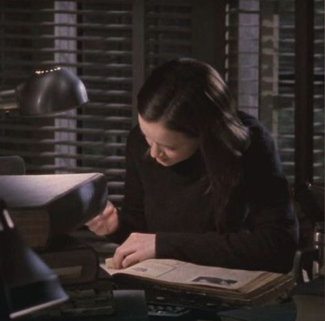 Rory Gilmore Study, Academic Motivation, Study Motivation Inspiration, Rory Gilmore, Studying Inspo, Back To School Activities, Study Hard, Study Inspiration, School Motivation