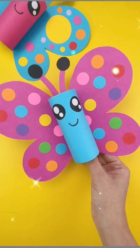 Diy Paper Crafts For Kids, Butterfly Crafts Preschool, Babysitting Crafts, Butterfly Craft, Toddler Arts And Crafts, Preschool Arts And Crafts, Spring Crafts For Kids, Hand Crafts For Kids, Kindergarten Crafts