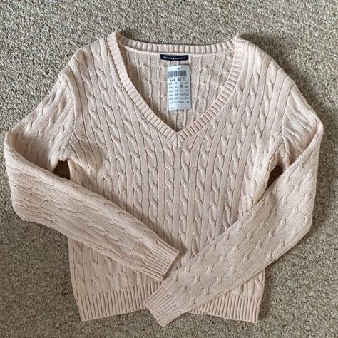 Brandy Melville V Neck Sweater, Brandy Melville Knit Sweater, Brandy Melville Pink Sweater, V Neck Pink Sweater, Form Fitting Sweaters, Light Pink Clothing, Pink Knit Sweater Outfit, Coquette Sweaters, Cheap Wishlist