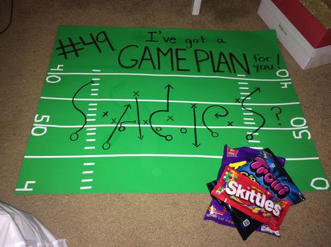 My cute Sadie's idea for football Football Proposal, Sadie Proposals Ideas, Sadie Hawkins Proposals, Girl Ask Guy, Football Promposal, Sadies Proposal, Sadies Dance, Sadie Hawkins Dance, School Dance Ideas