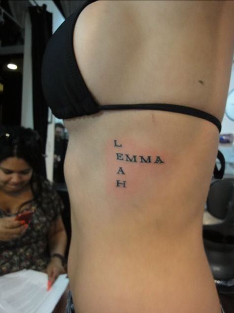 Sister tattoo. This is cute Sisters Name Tattoo, Sister Name Tattoos, A Lot Of Tattoos, Sister Tats, Sister Tattoo Ideas, Sisters Tattoo, Tattoo Unique, Boys Names, Sister Tattoo