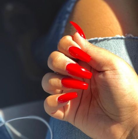 ✞THEmeanestWITCH✞ Dnd Red, Long Red Nails, Red Acrylic Nails, Long Acrylic Nail Designs, Christmas Nails Acrylic, Long Red, Perfect Makeup, Long Acrylic Nails, Gorgeous Nails