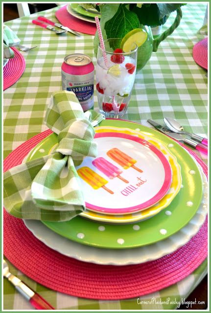 Corner of Plaid and Paisley: Refreshing Summer Table Table Settings Summer, Table Decorations Summer, Kitchen Table Ideas, Pink Table Settings, Summer Table Decorations, Summer Table Settings, Old Time Pottery, Summer Tablescapes, Summer Table