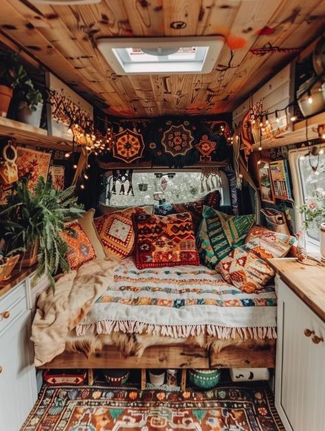 53 Boho Design Ideas for Perfect Camper Renovation – TastyInteriors Hippie Living Room, Hippie Camper, Boho Loft, Dream Camper, Car Living, Hippie Living, Boho Lifestyle, Caravan Interior, Van Life Diy