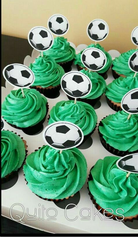 Soccer Cupcakes For Boys, Soccer Cupcake Ideas, Football Cupcakes Ideas, Cupcake Football, Soccer Cupcakes, Football Cupcake, Soccer Theme Parties, Soccer Birthday Cakes, Football Cupcakes