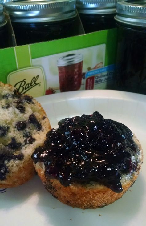 Ball Blueberry Jam to use with freshTech canning system Jam Maker Recipes, Jelly Maker, Jam Maker, Canning Jam Recipes, Low Sugar Jam, Blueberry Jam Recipe, Canning Jam, Blueberry Juice, Jam And Jelly